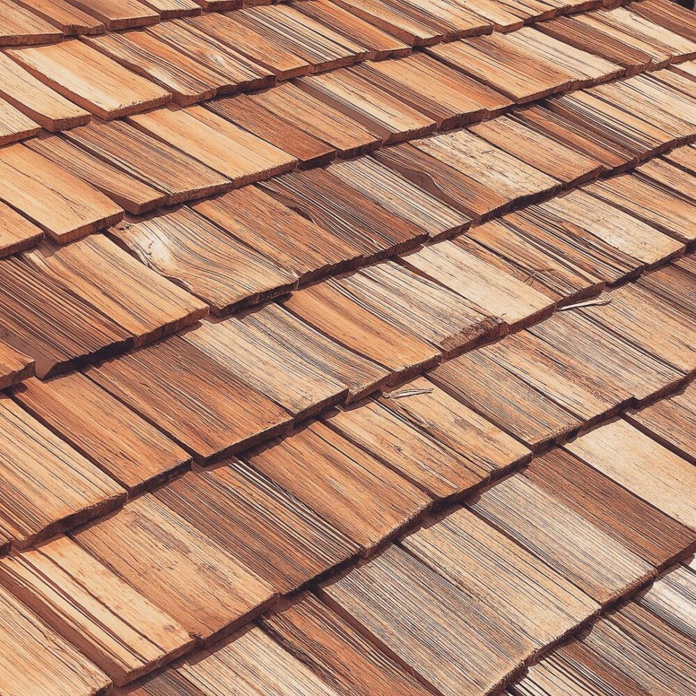 Care And Maintenance Tips For Your Cedar Shake Roof L Essenziale