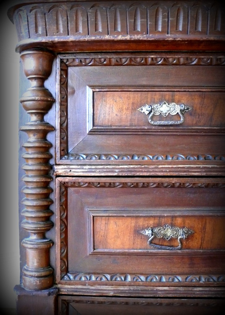 chest of drawers 3