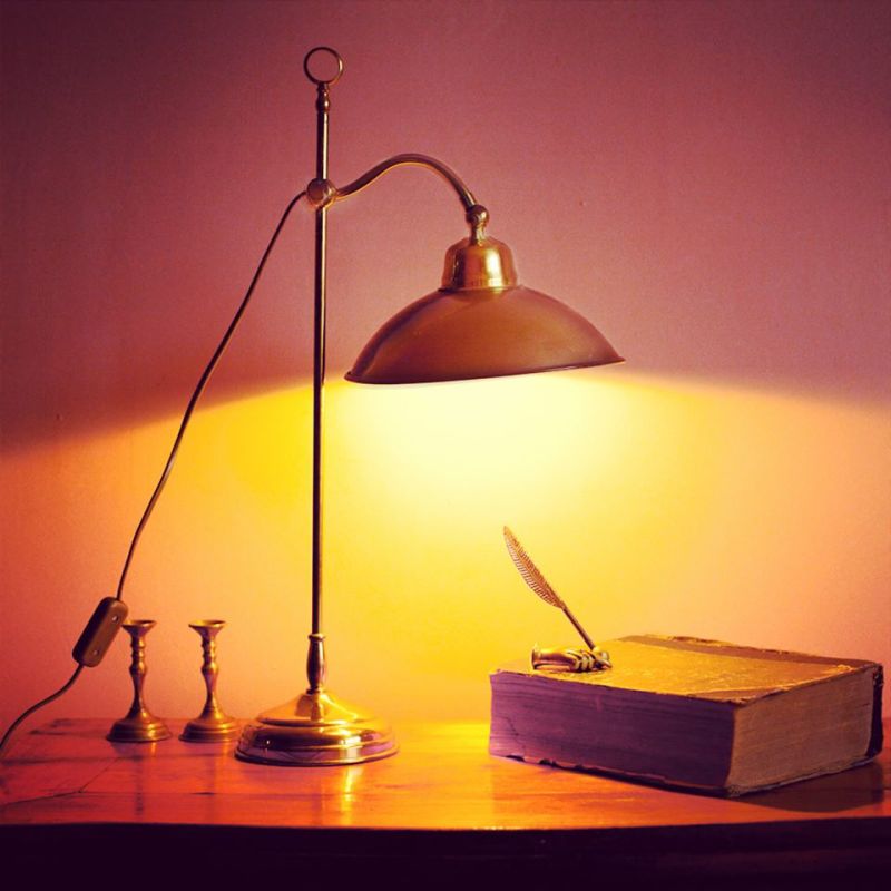 Would love to have this lamp on my writing desk!