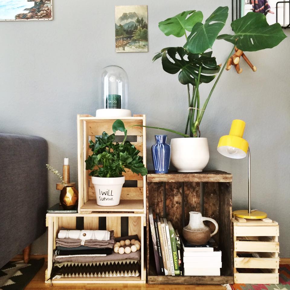 DIY Idea – Shelves from Old Boxes and Crates