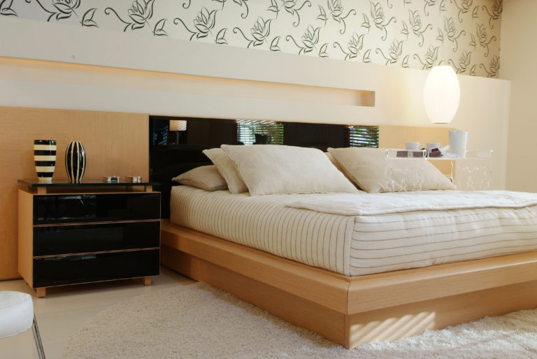 10 Amazingly Beautiful Luxury Beds