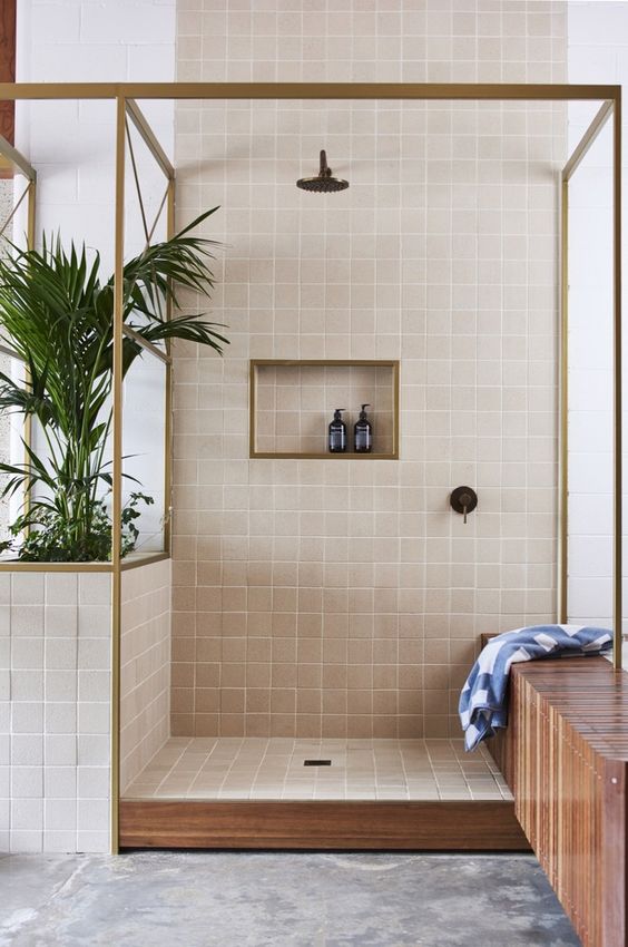 Practical Tips for Choosing an En Suite Shower