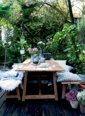 5 Ways to Use Wood in Your Garden - L' Essenziale