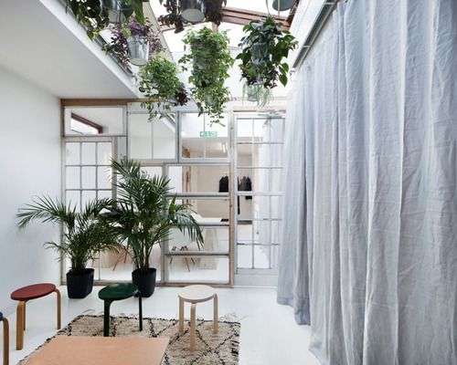 minimalistic home decor 