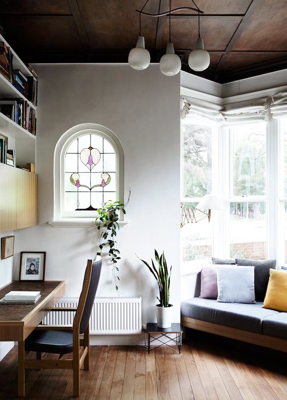 workspace in the living room, L'Essenziale - interior design blog