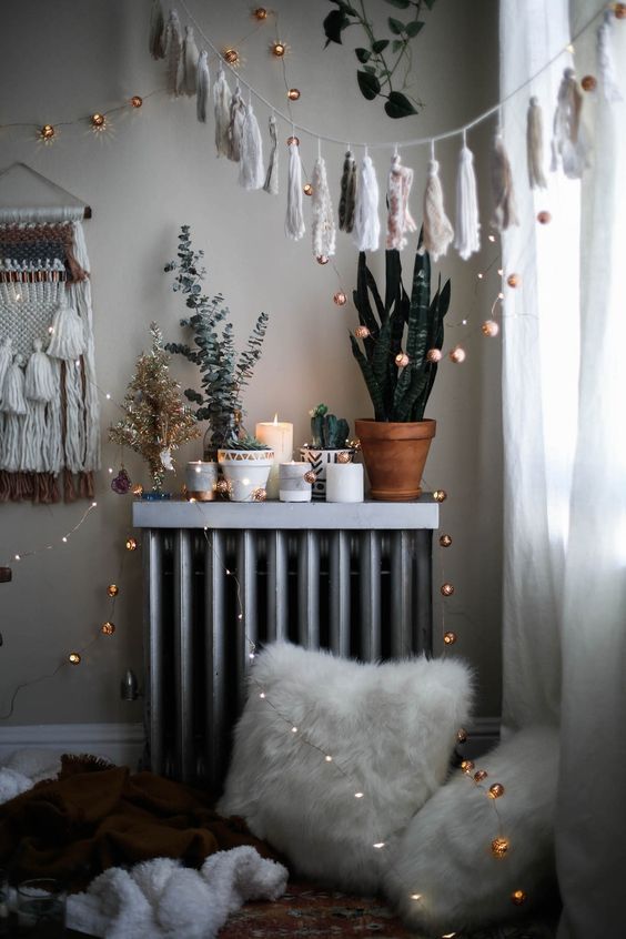 How to Style Your Bedroom this Holiday Season