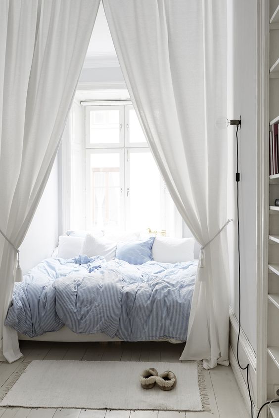 How To Make A Small Bedroom Seem Bigger
