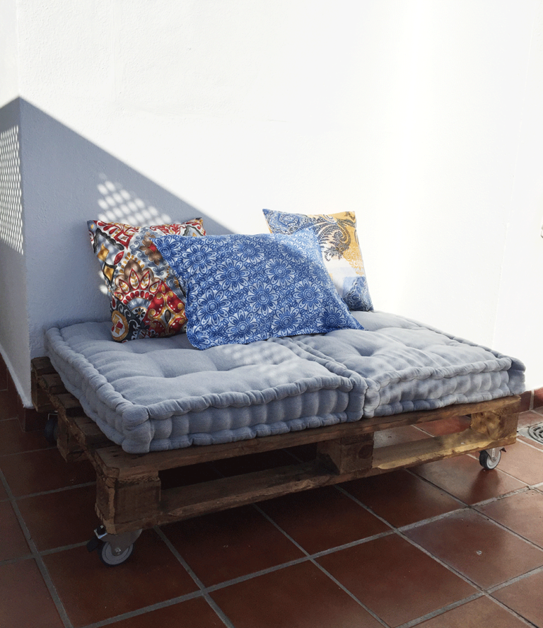 DIY Project: Pallet Daybed