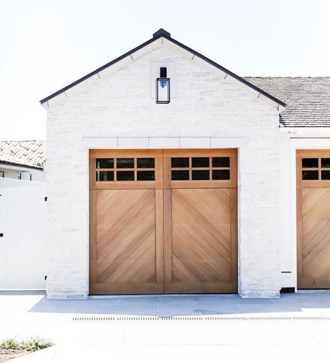5 Garage Door Styles For Modern Homes