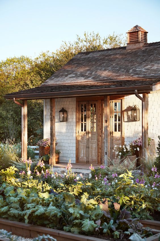 3 Things Everyone Should Know Before Buying A Fixer-Upper