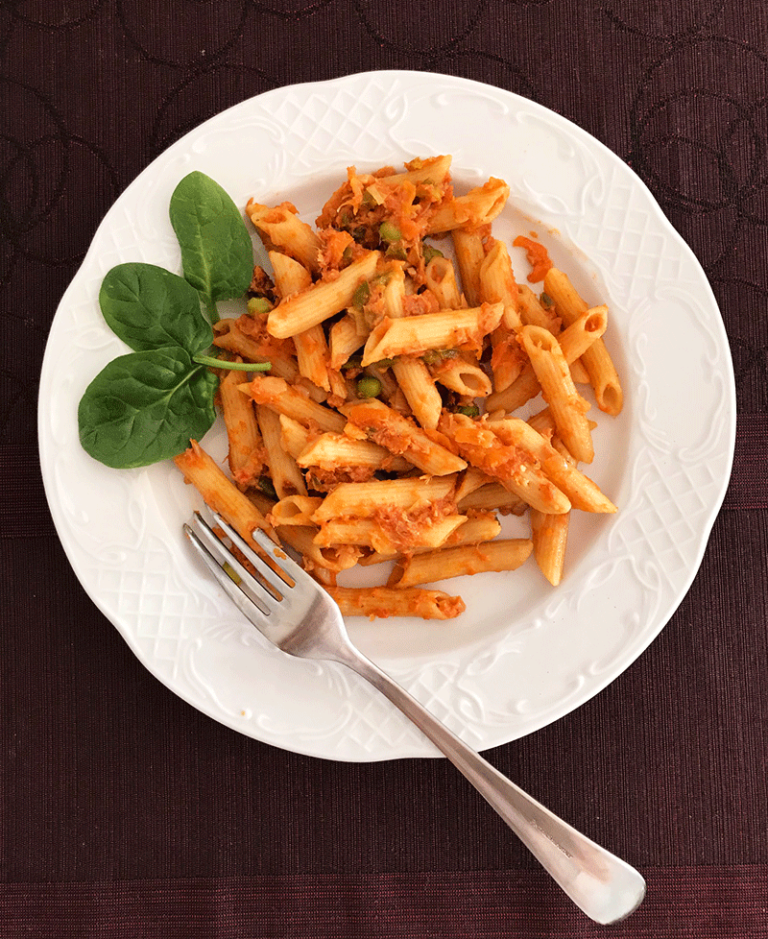 Penne With Tuna, Tomato And Green Peas