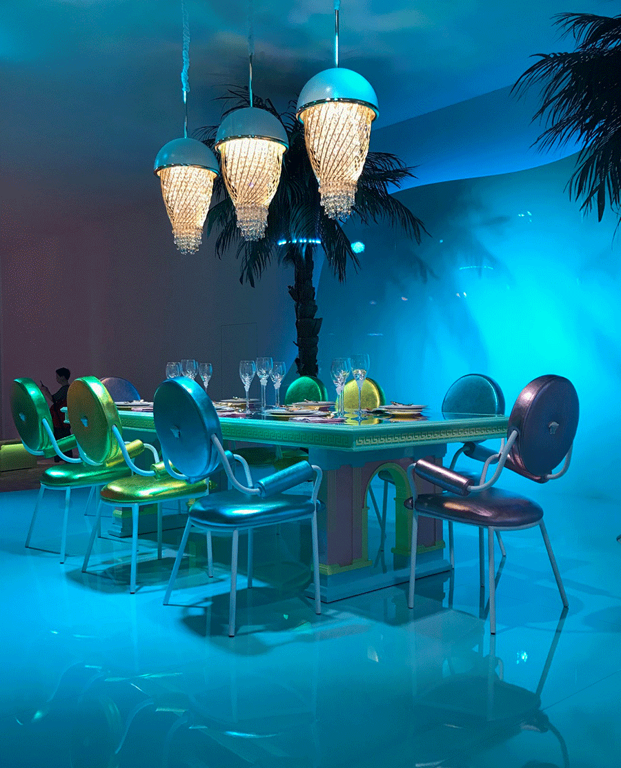 Total 69+ imagen pop medusa chair versace - Ecover.mx