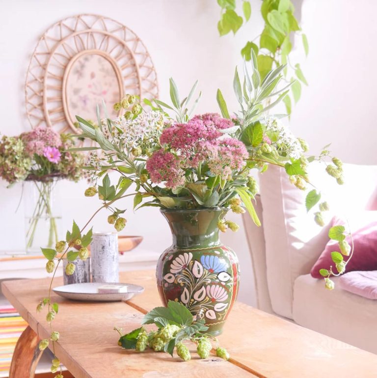 5 Simple Ways to Keep Your Living Space Clean and Fresh