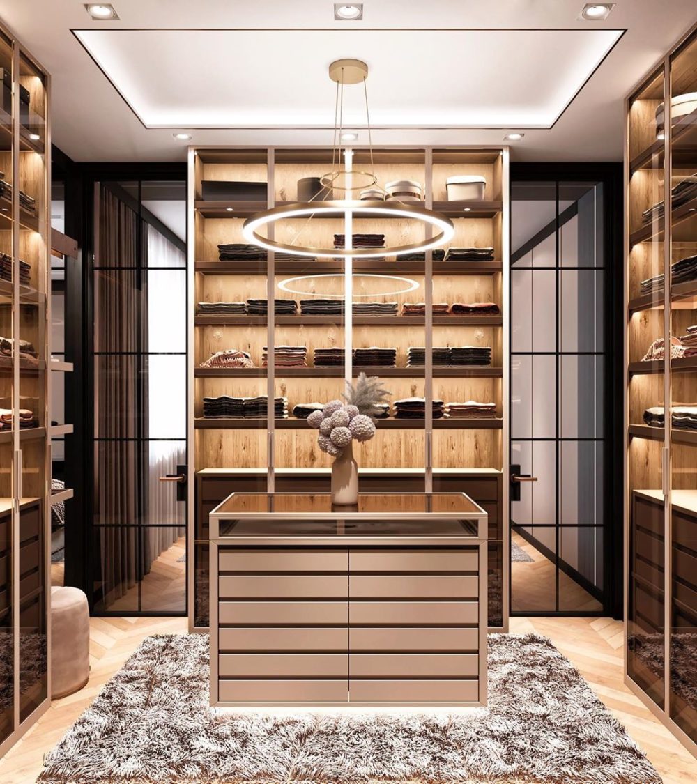 Simple Accessories From Your Wardrobe That Can GlamUp Any Outfit L