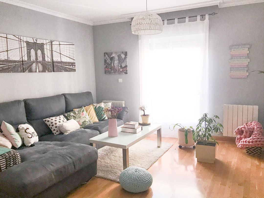 Grey and pink living room