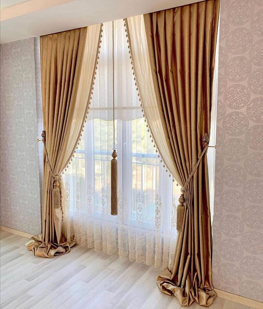 curtains blinds