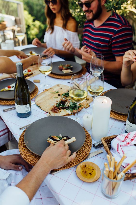 Here are Some Helpful Ideas to Make Your Outdoor Grill Party a Success