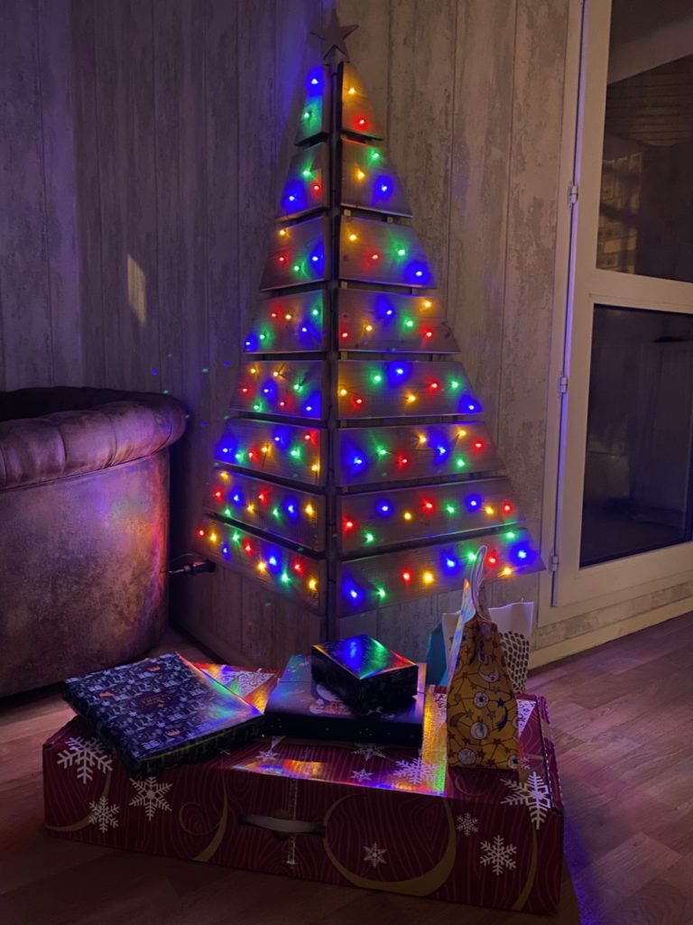 DIY Mini Project : Corner Wall Christmas Tree