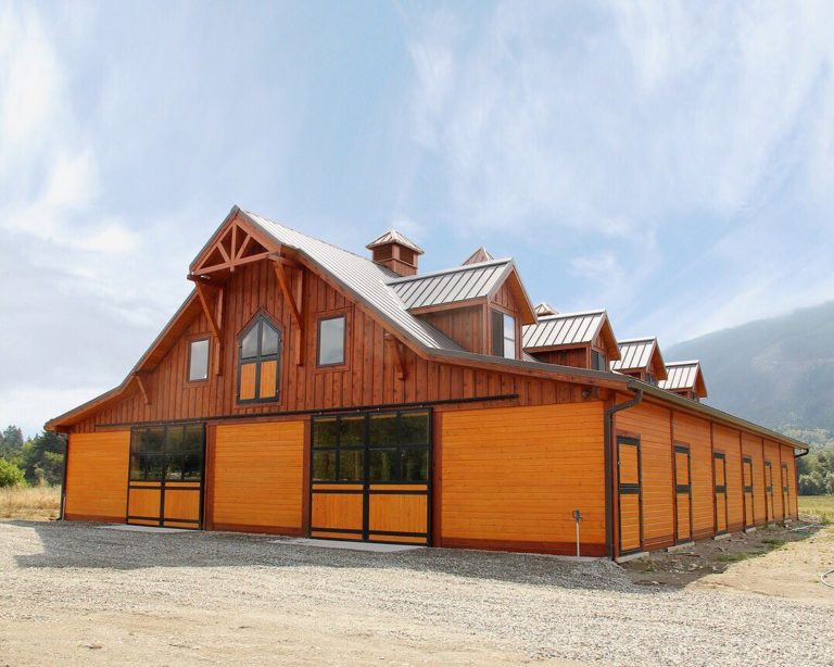 An Ambitious Task: 12 Pole Barn Construction Tips | L'Essenziale