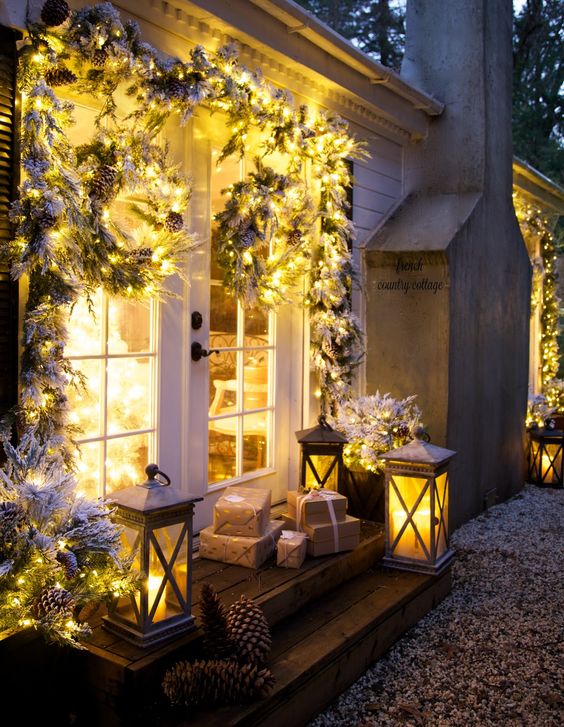 Tips for Hanging Outdoor Christmas Lights