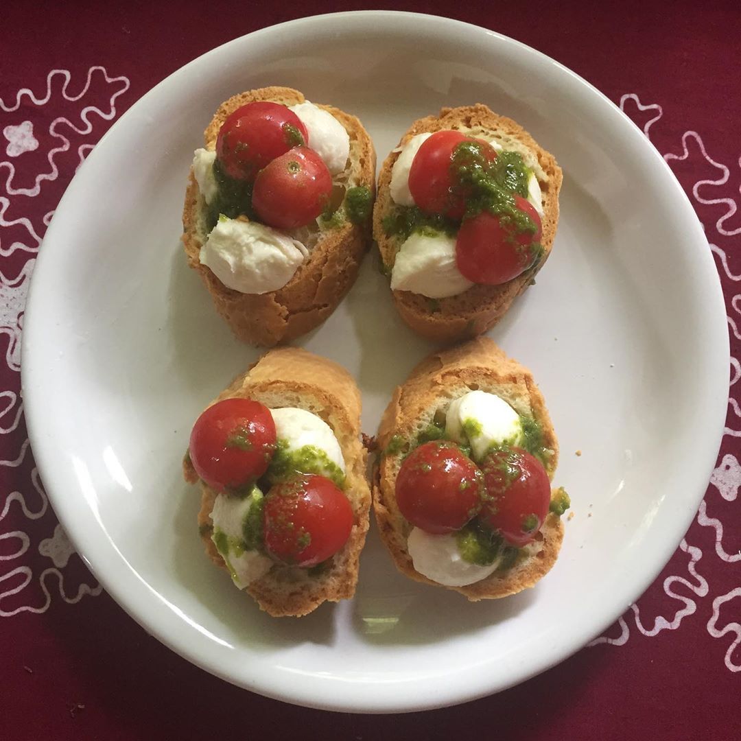 Cherry Tomatoes with Mozzarella
