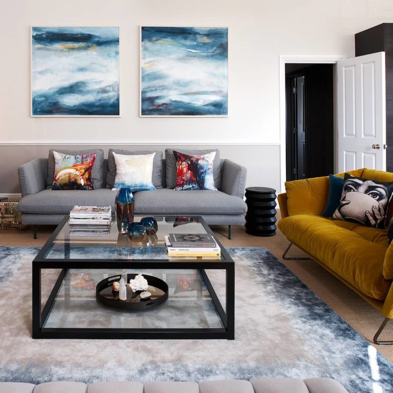 12 Vibrant Ideas For Decorating a Small Living Room