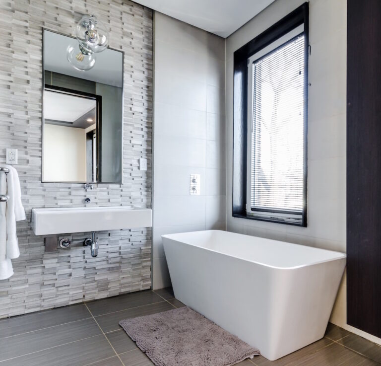 How To Achieve A Luxury Hotel Inspired Bathroom
