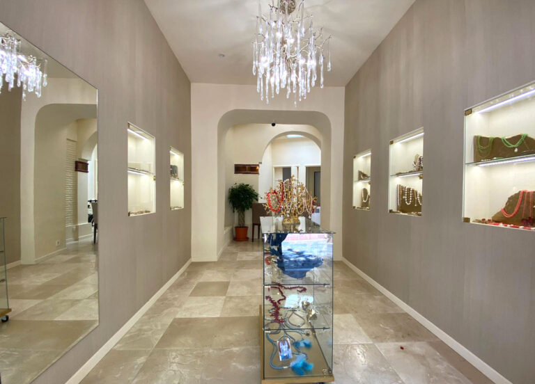 Design Of The Jewelry Shop In the Heart of Marbella