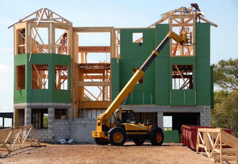 How to Handle the Labor Shortage with a Construction Business