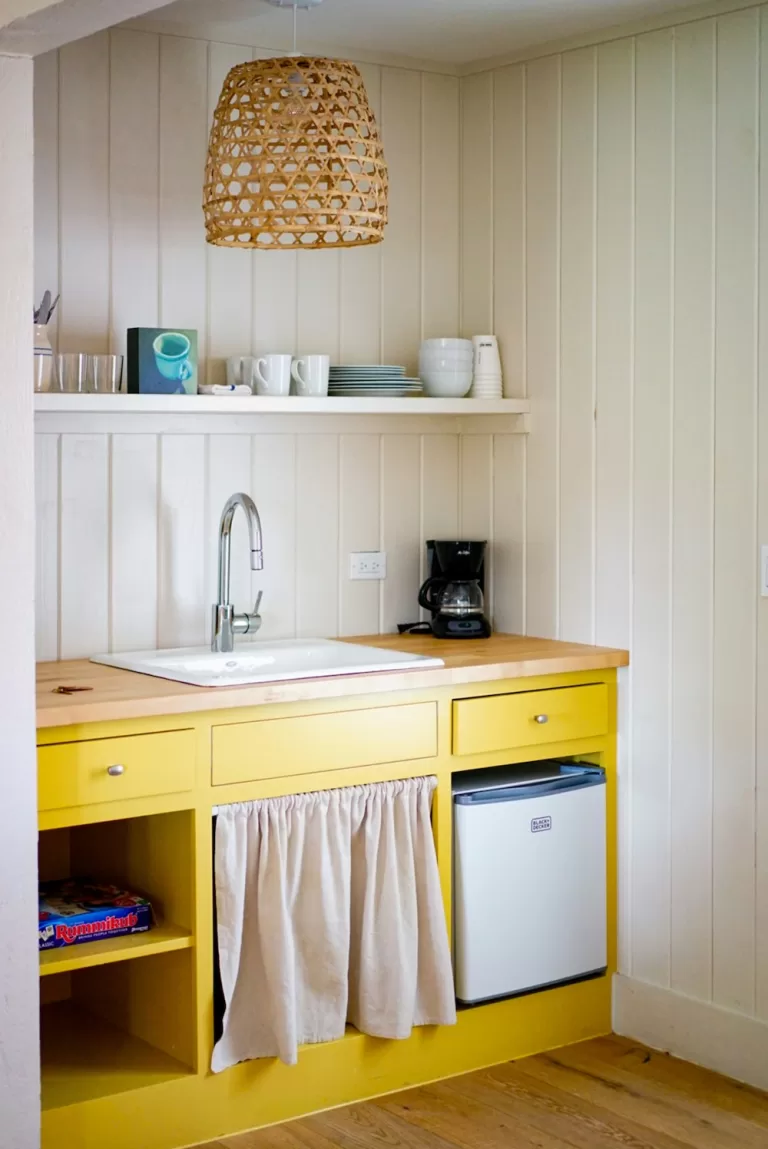 How To Make Tiny Kitchen To Look Bigger And Cozier