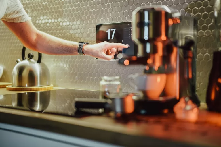 Smart Home Tech: Enhancing the Living Experience