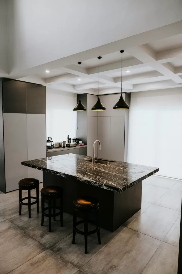 How Heavy Stone Countertops and Kitchen Islands Are Safely Installed